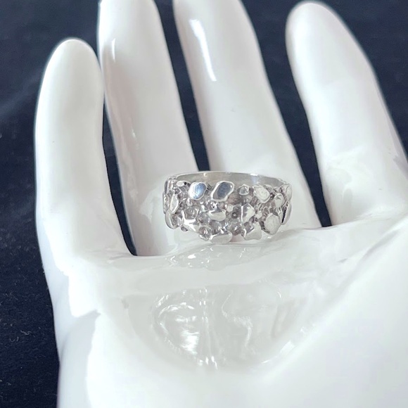 Source Unknown Jewelry - SOLD Vintage Unique Chunky Style Silver Ring🎉Host Pick🎉